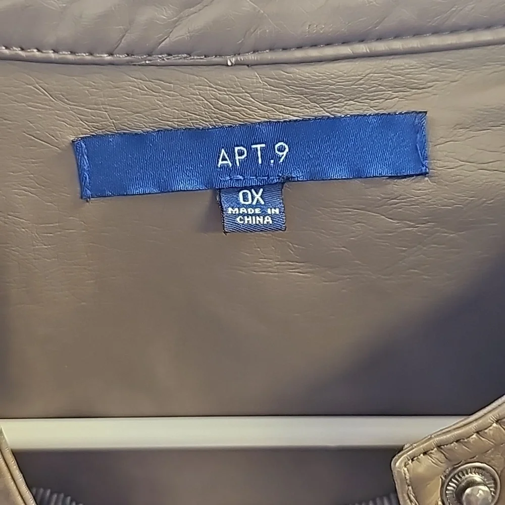 Jacket - Picture 3 of 4